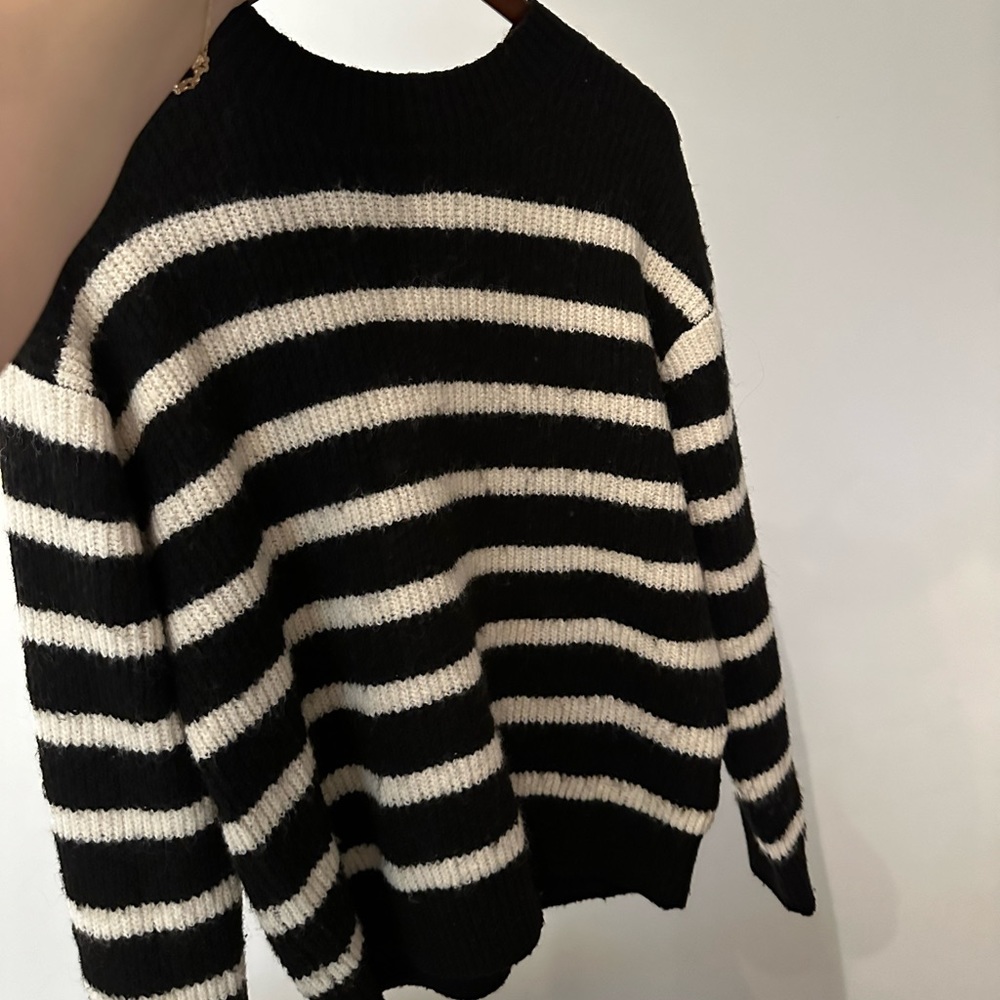 H&M sweater